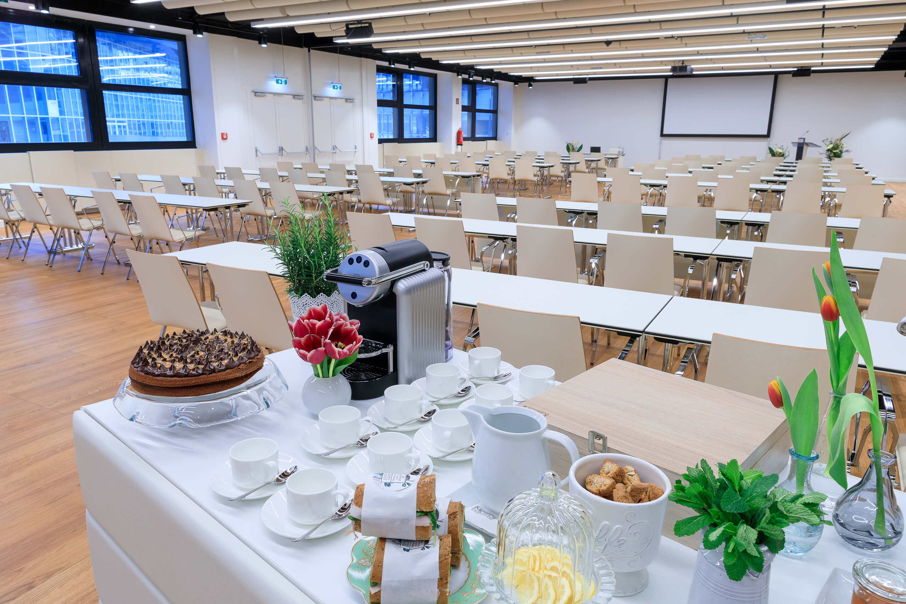 Foto: Haus Level 1 Saal N Setting Tagung mit Motto Catering