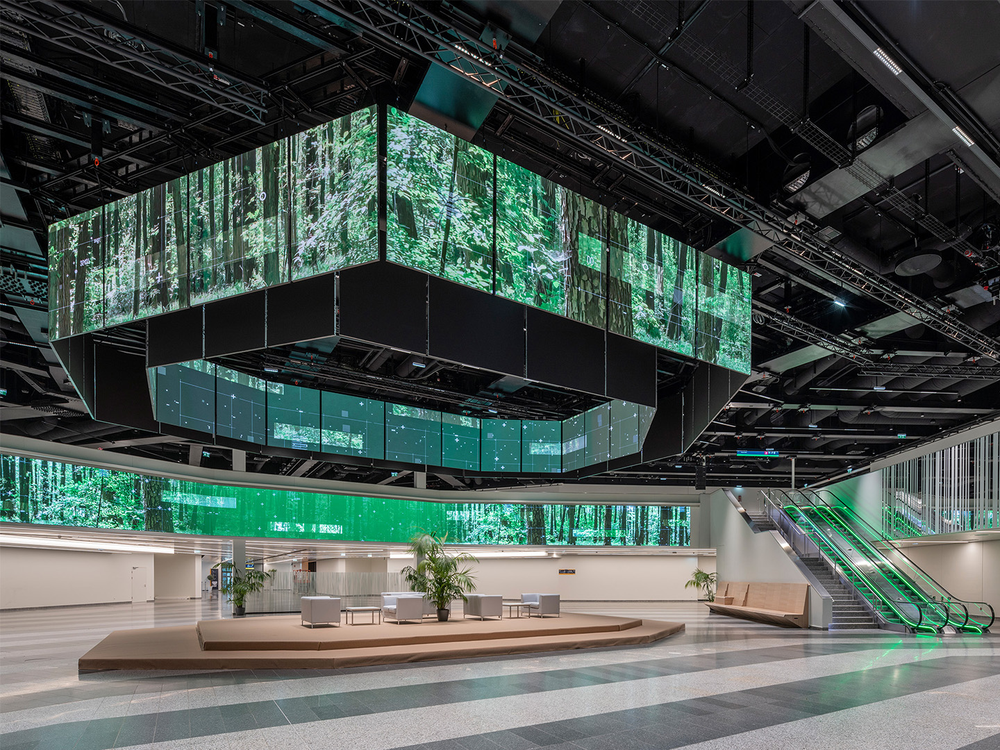 Foto: Eingangshalle LED-Halls grün Austria Center Vienna
